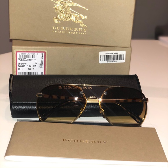 ** BRAND NEW** Burberry Sunglasses - Picture 5 of 8